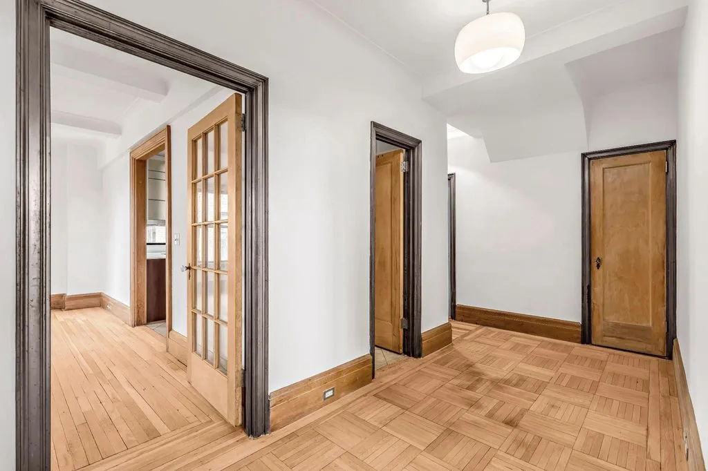 Flat 242m² in USA, New York. Priced at 3627200€ rent photo-6
