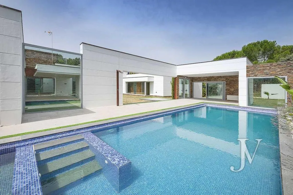 House 485m² in Portugal, Lisbon. Priced at 2500000€ rent photo-4