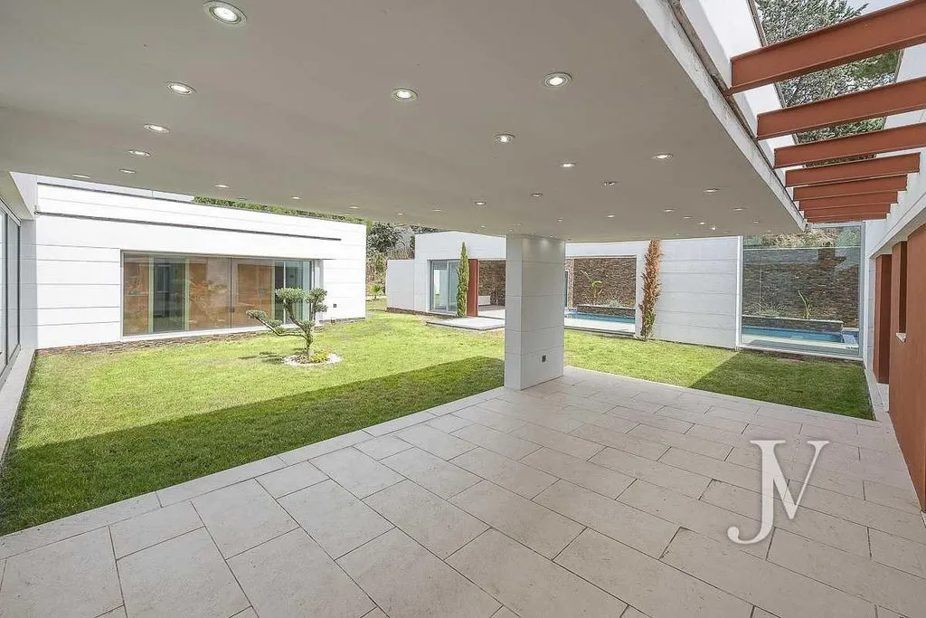 House 485m² in Portugal, Lisbon. Priced at 2500000€ rent photo-5