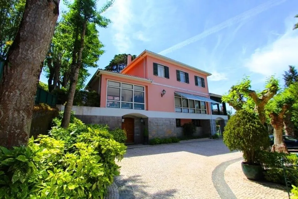 House 526m² in Portugal, Sintra. Priced at 2600000€ rent photo-1