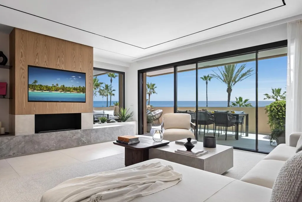 Flat 156m² in USA, Southbury. Priced at 1995000€ rent photo-1