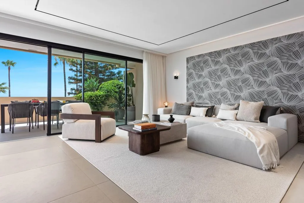 Flat 156m² in USA, Southbury. Priced at 1995000€ rent photo-4