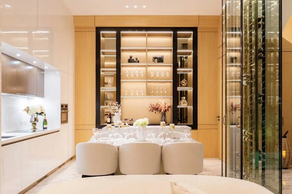 Villa 550m² in Thailand, Bangkok. Priced at 2023400€ rent photo-3