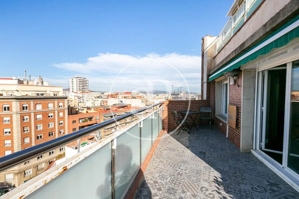 Penthouse 110m² in Spain, Barcelona. Priced at 650000€ rent photo-2