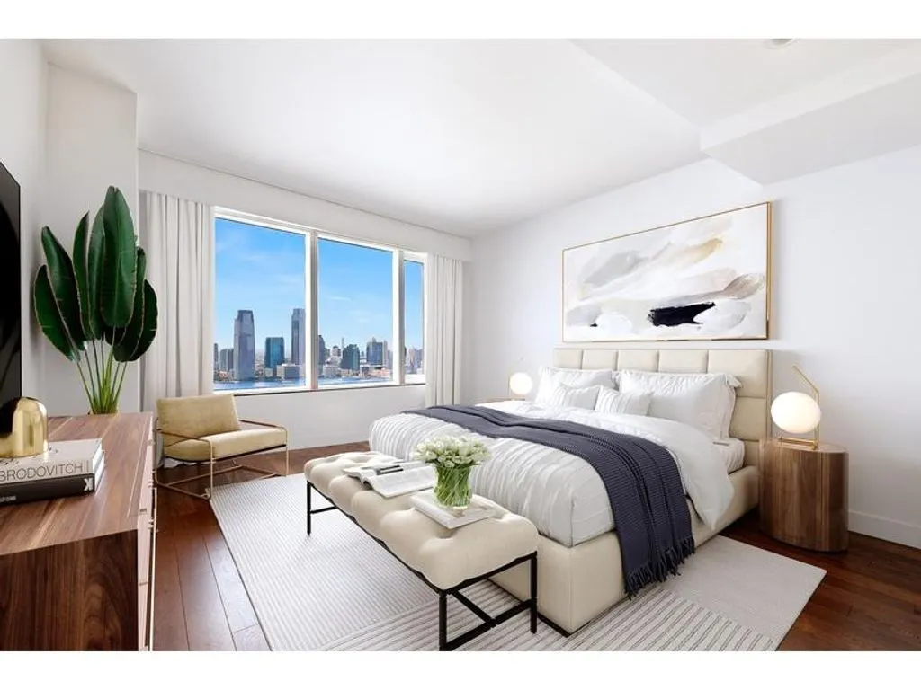 Flat 317m² in USA, New York. Priced at 6657600€ rent photo-4