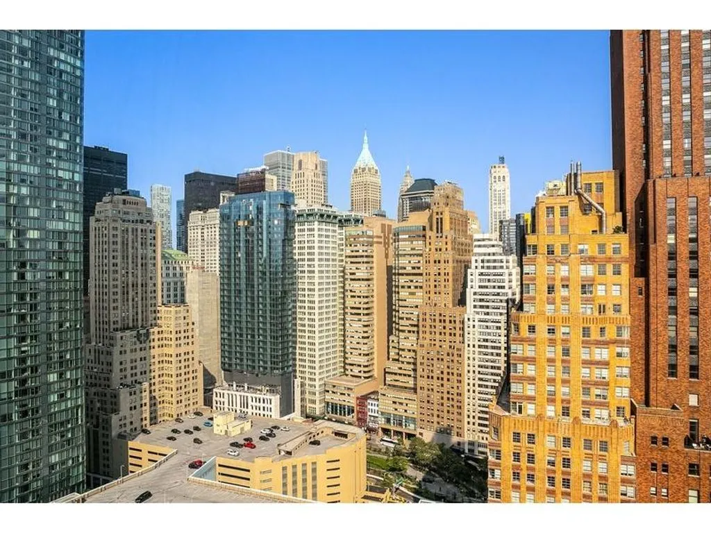 Flat 317m² in USA, New York. Priced at 6657600€ rent photo-6
