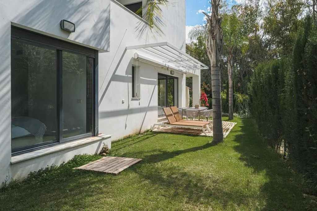 Flat 192m² in Portugal, Oeirash. Priced at 1100000€ rent photo-2