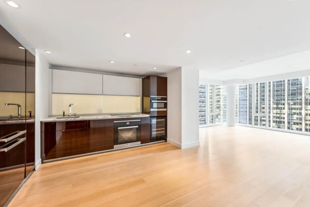 Flat 143m² in USA, New York. Priced at 3549200€ rent photo-3