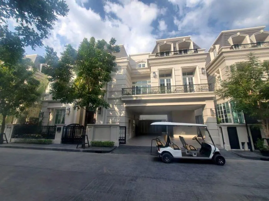 Villa 586m² in Thailand, Bangkok. Priced at 1776900€ rent photo-1