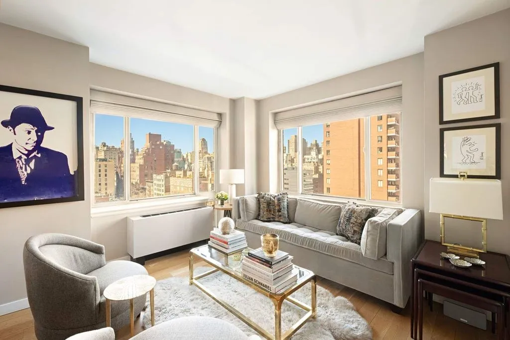 Flat 202m² in USA, New York. Priced at 2846700€ rent photo-3