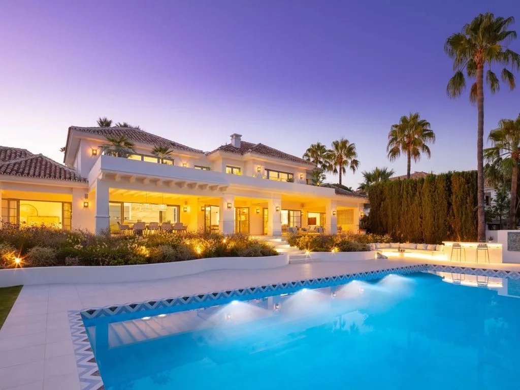 Villa 901m² in Portugal, Oeirash. Priced at 9500000€ rent photo-2