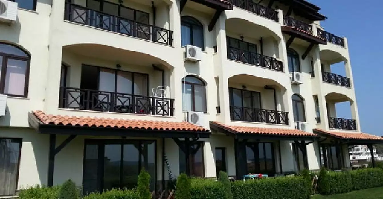 Flat 51m² in Bulgaria, Lozen. Priced at 53900€ rent photo-1