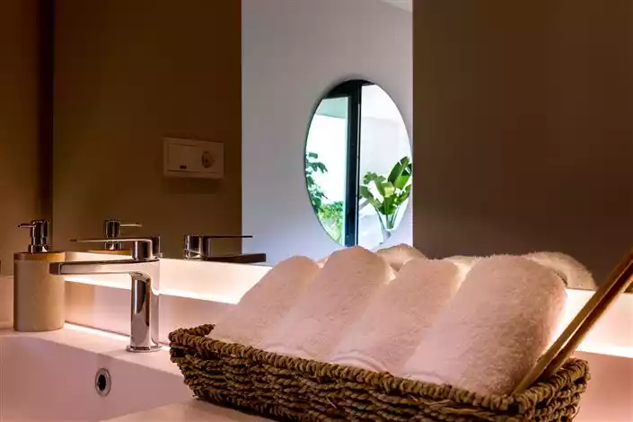 Flat 77m² in USA, Southbury. Priced at 290000€ rent photo-24