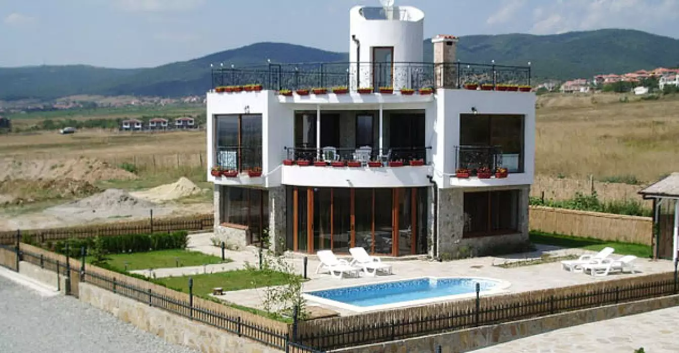 Villa 200m² in Bulgaria, Sunny Beach. Priced at 225000€ rent photo-1