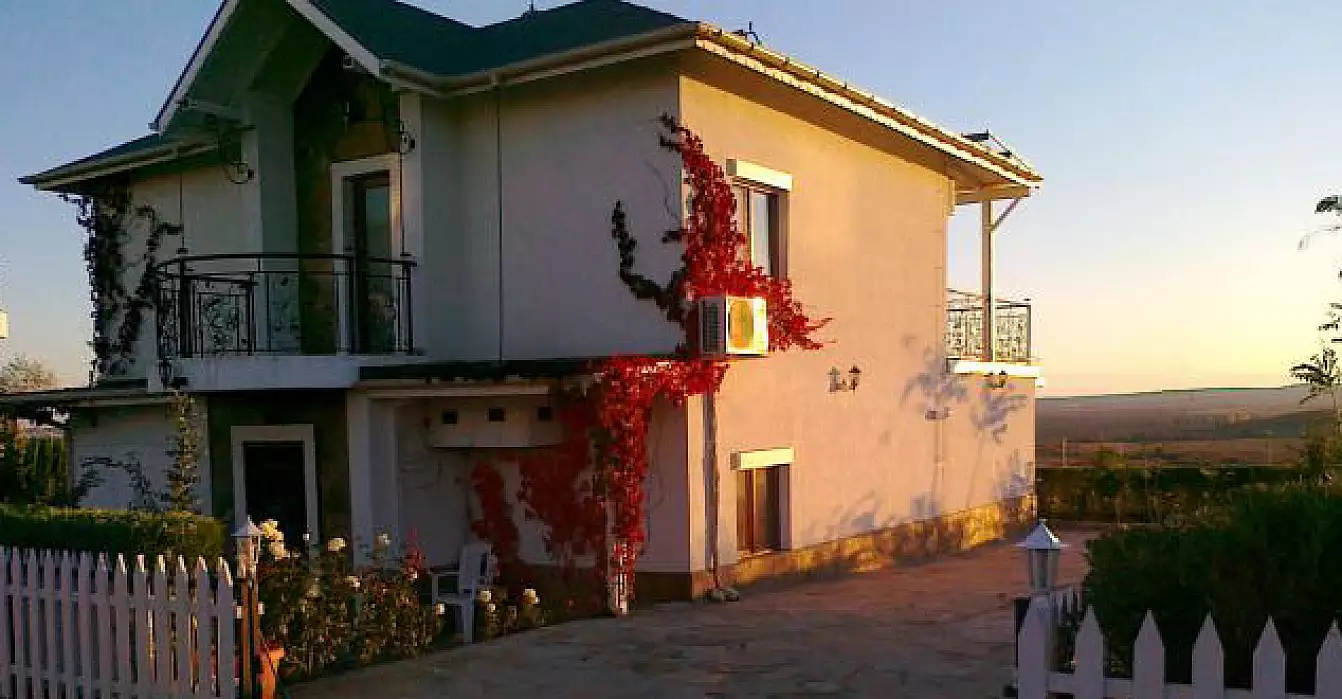 Villa 200m² in Bulgaria, Sunny Beach. Priced at 222000€ rent photo-1