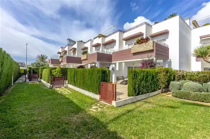 Flat 73m² in Spain, Orihuela Costa. Priced at 199000€ rent photo-1