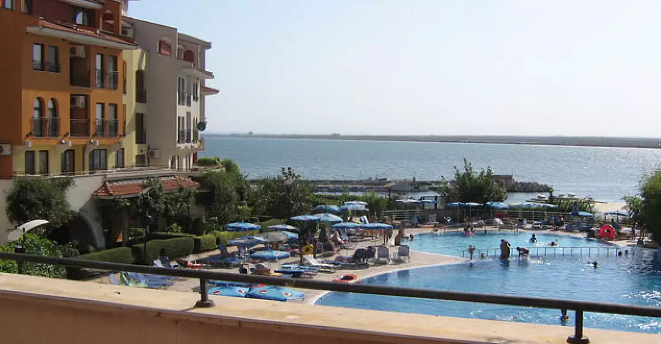 Flat 81m² in Bulgaria, Aheloy. Priced at 44400€ rent photo-1