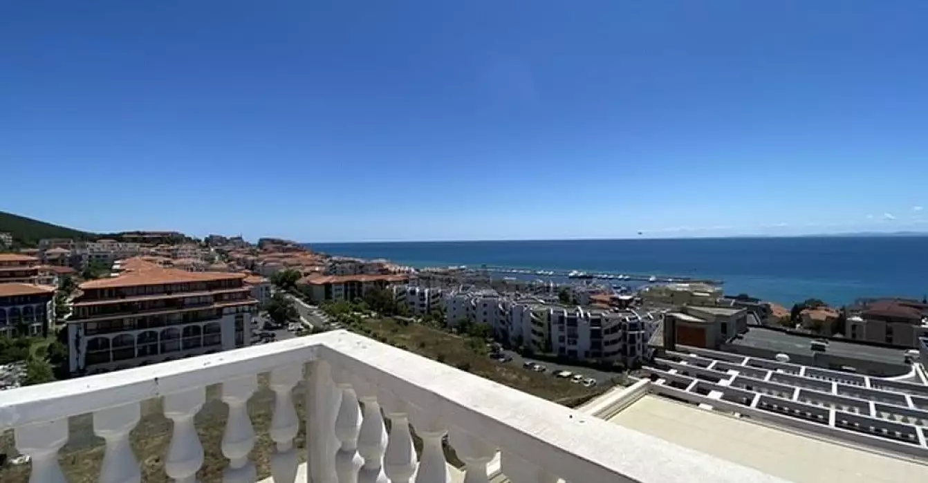 Flat 336m² in Montenegro, Igalo. Priced at 250000€ rent photo-1