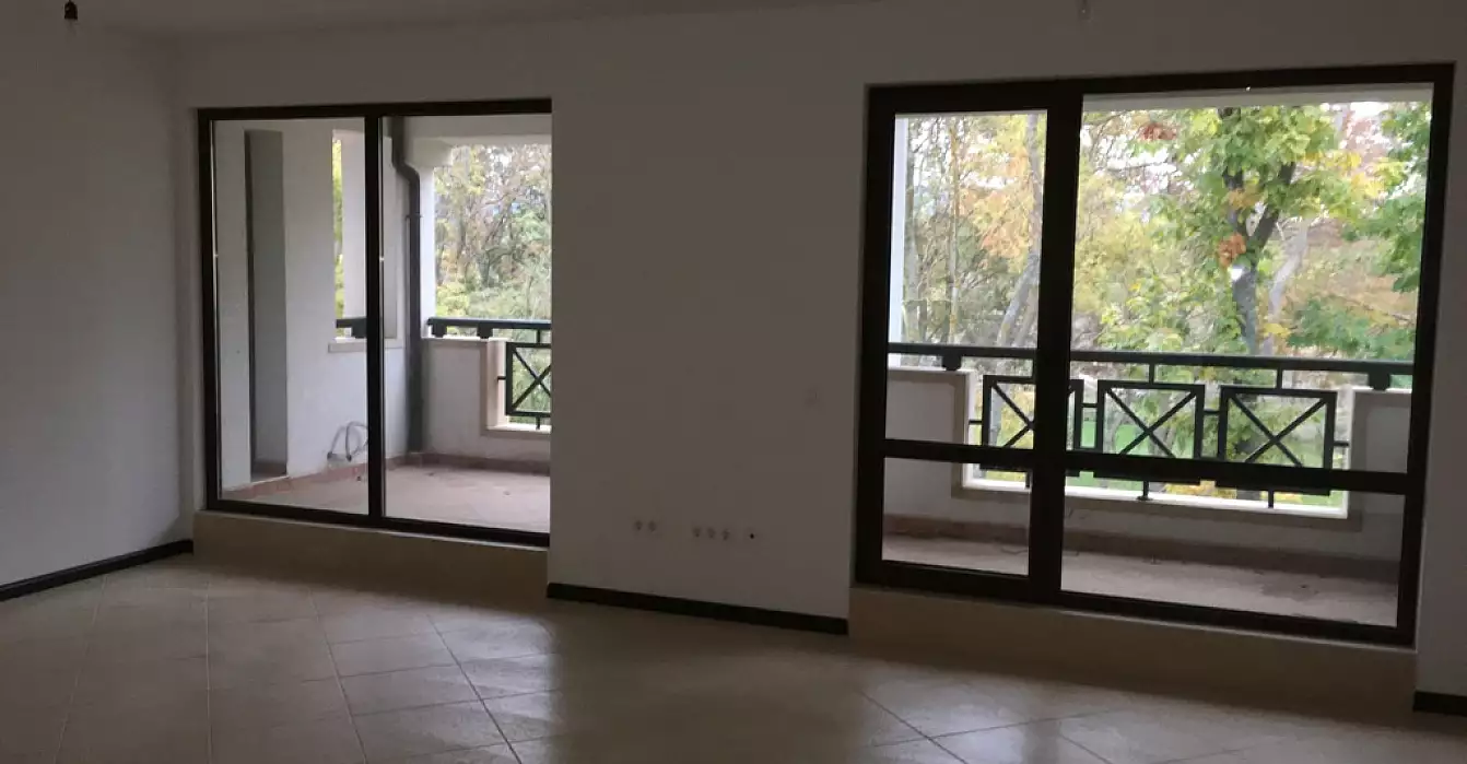 Flat 74m² in Bulgaria, Lozen. Priced at 78000€ rent photo-1