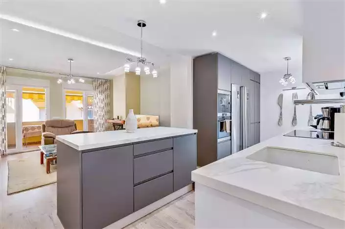 Flat 137m² in Spain, Fuengirola. Priced at 325000€ rent photo-1