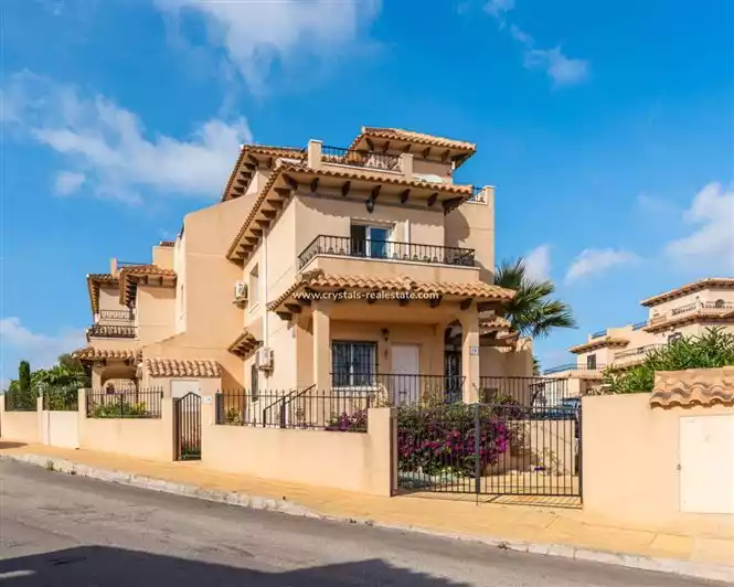 Flat 68m² in Spain, Orihuela Costa. Priced at 145000€ rent photo-1