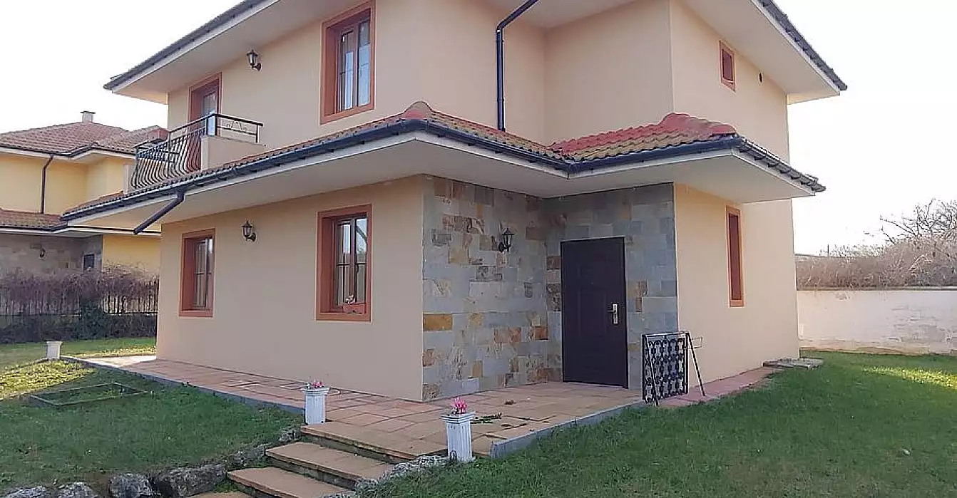 Villa 150m² in Bulgaria, Tankovo. Priced at 85000€ rent photo-1
