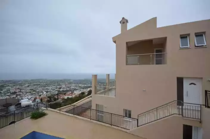 House 191m² in Cyprus, Peyia. Priced at 660000€ rent photo-1