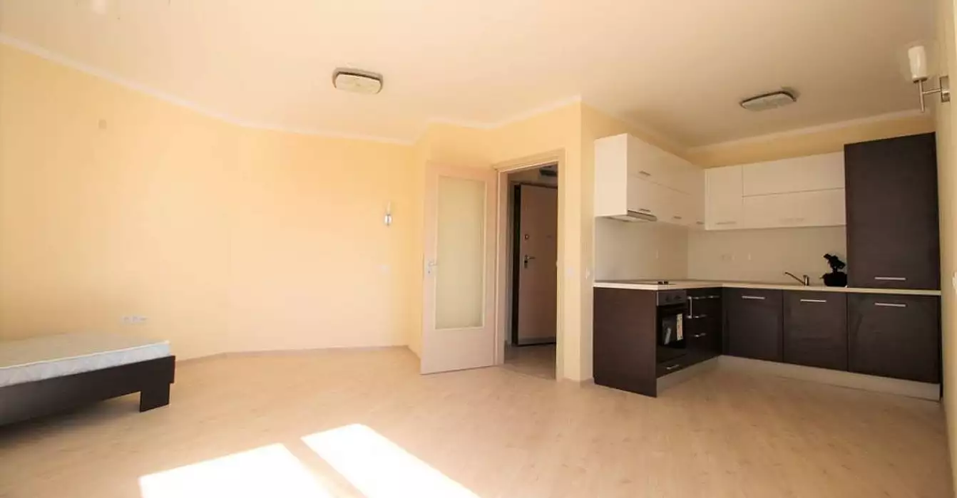 Flat 72m² in Bulgaria, Nessebar. Priced at 95000€ rent photo-1