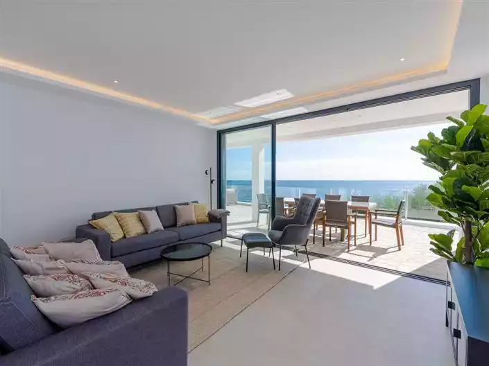 Other Properties 198m² in France, Condom. Priced at 2495000€ rent photo-3
