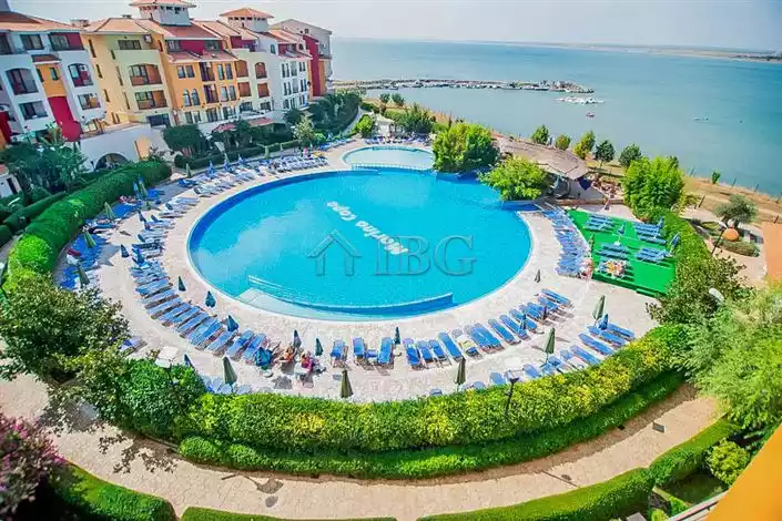 Flat 185m² in Bulgaria, Aheloy. Priced at 34500€ rent photo-2