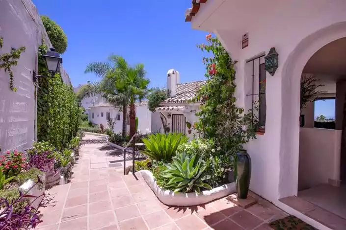 Townhouse 131m² in Spain, Marbella. Priced at 995000€ rent photo-13