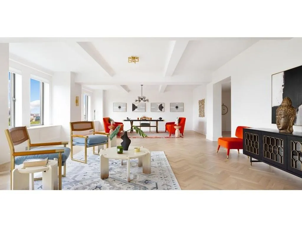 Other Properties 373m² in USA, New York. Priced at 7341700€ rent photo-5