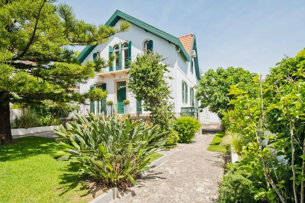House 272m² in Portugal, Estoril. Priced at 2950000€ rent photo-1