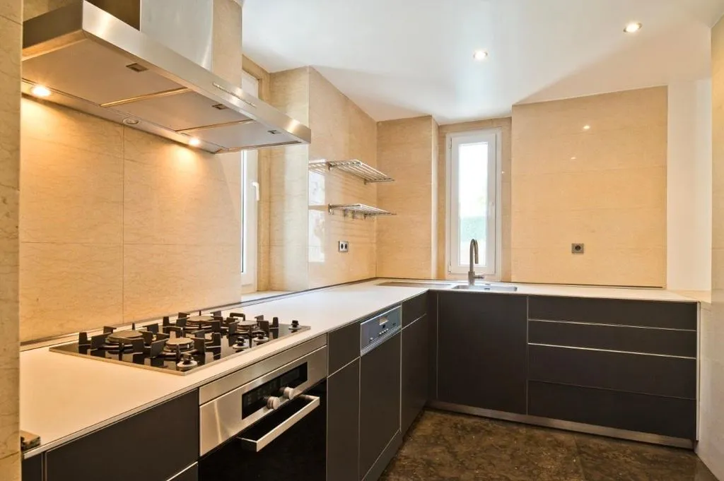 House 272m² in Portugal, Estoril. Priced at 2950000€ rent photo-4