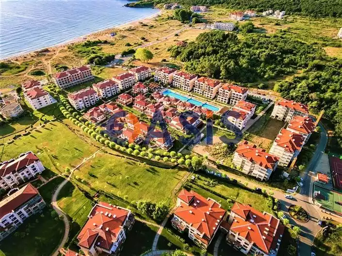 Flat 60m² in Bulgaria, Sozopol. Priced at 77900€ rent photo-8