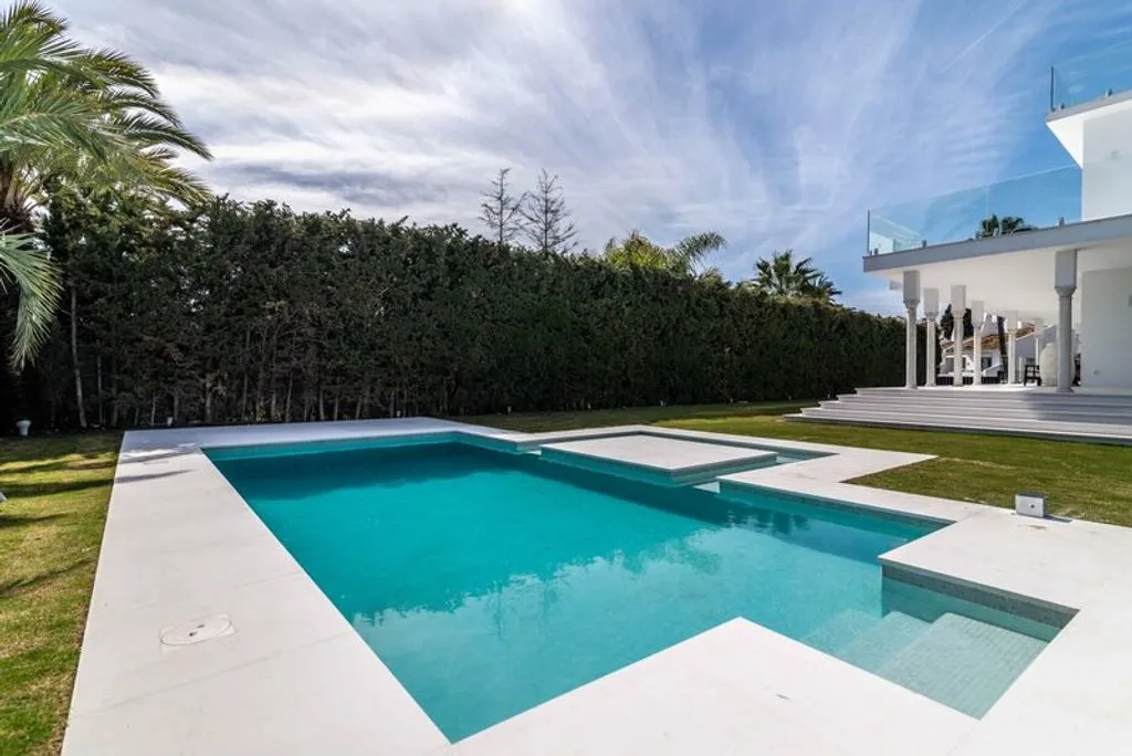 Villa 988m² in Spain, Marbella. Priced at 6995000€ rent photo-6