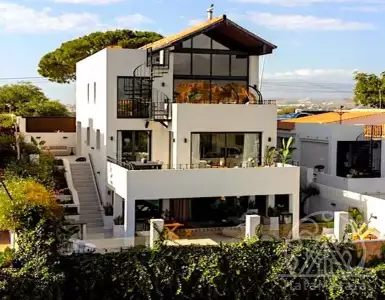 Buy in Spain for 2195000€