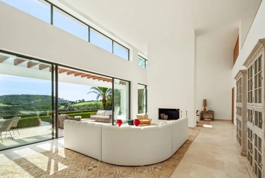 Villa 778m² in Spain, Los Alcazares. Priced at 4600000€ rent photo-4