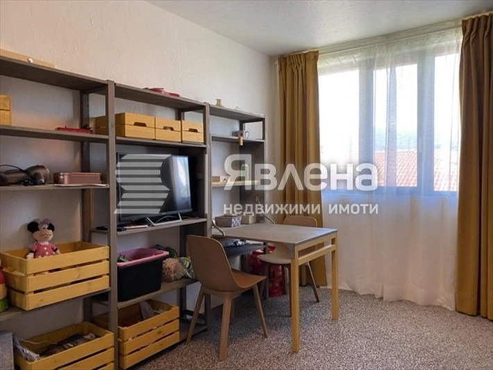 House 220m² in Bulgaria, Sofia. Priced at 279565£ rent photo-8