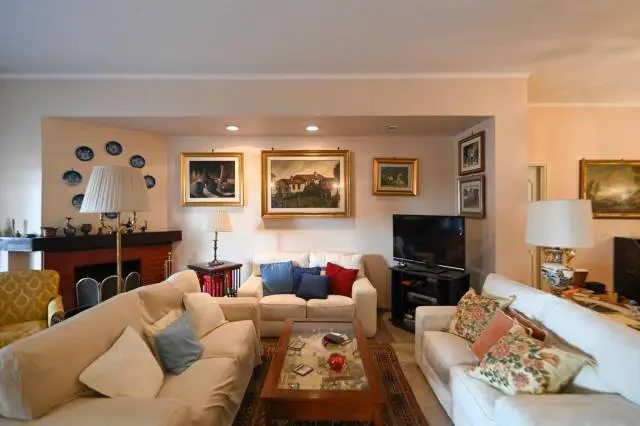 Flat 248m² in Italy, Rome. Priced at 1014355£ rent photo-2