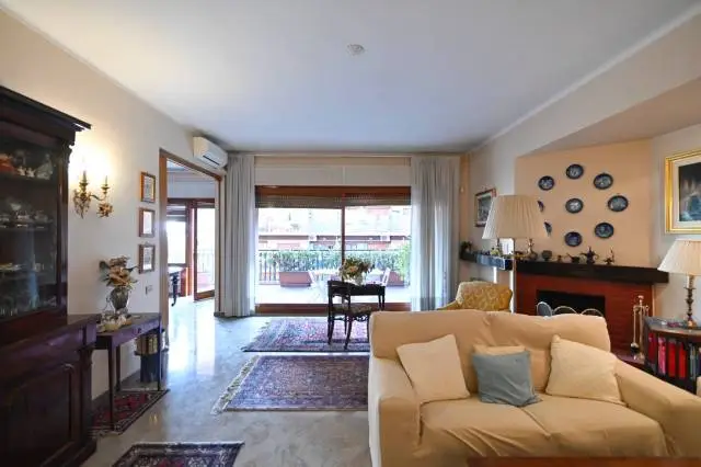 Flat 248m² in Italy, Rome. Priced at 1014355£ rent photo-6