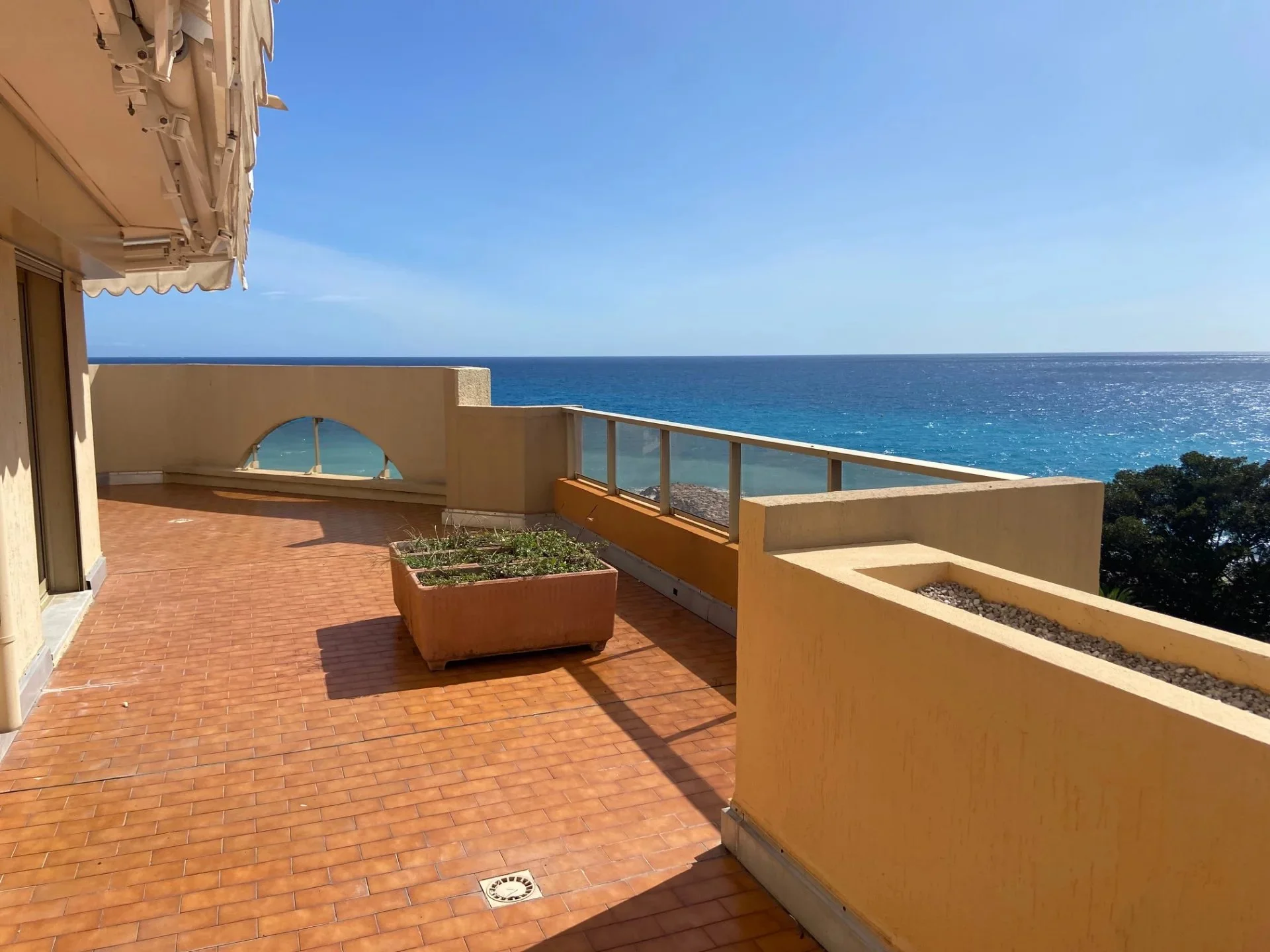 Flat 100m² in France, Menton. Priced at 1074023£ rent photo-3