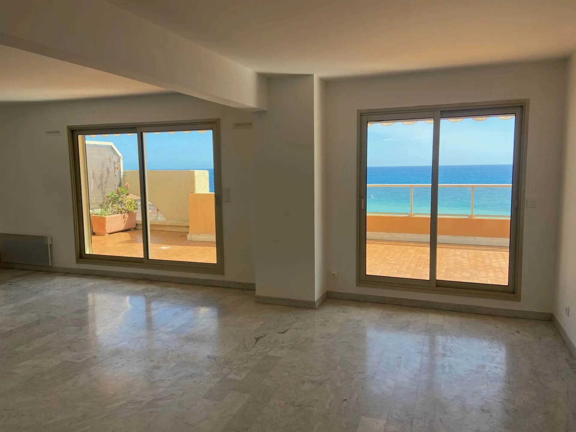 Flat 100m² in France, Menton. Priced at 1074023£ rent photo-4