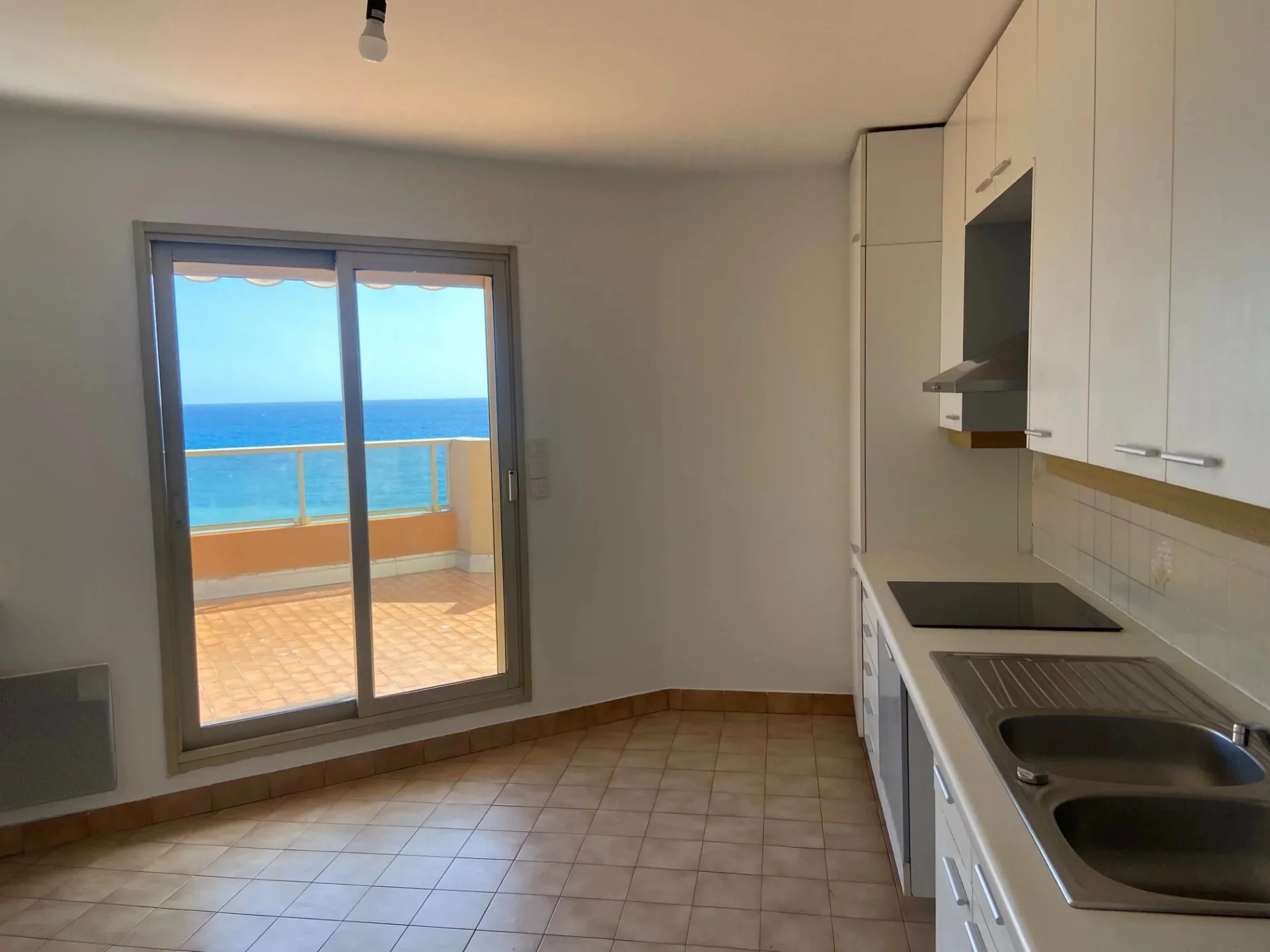 Flat 100m² in France, Menton. Priced at 1074023£ rent photo-7