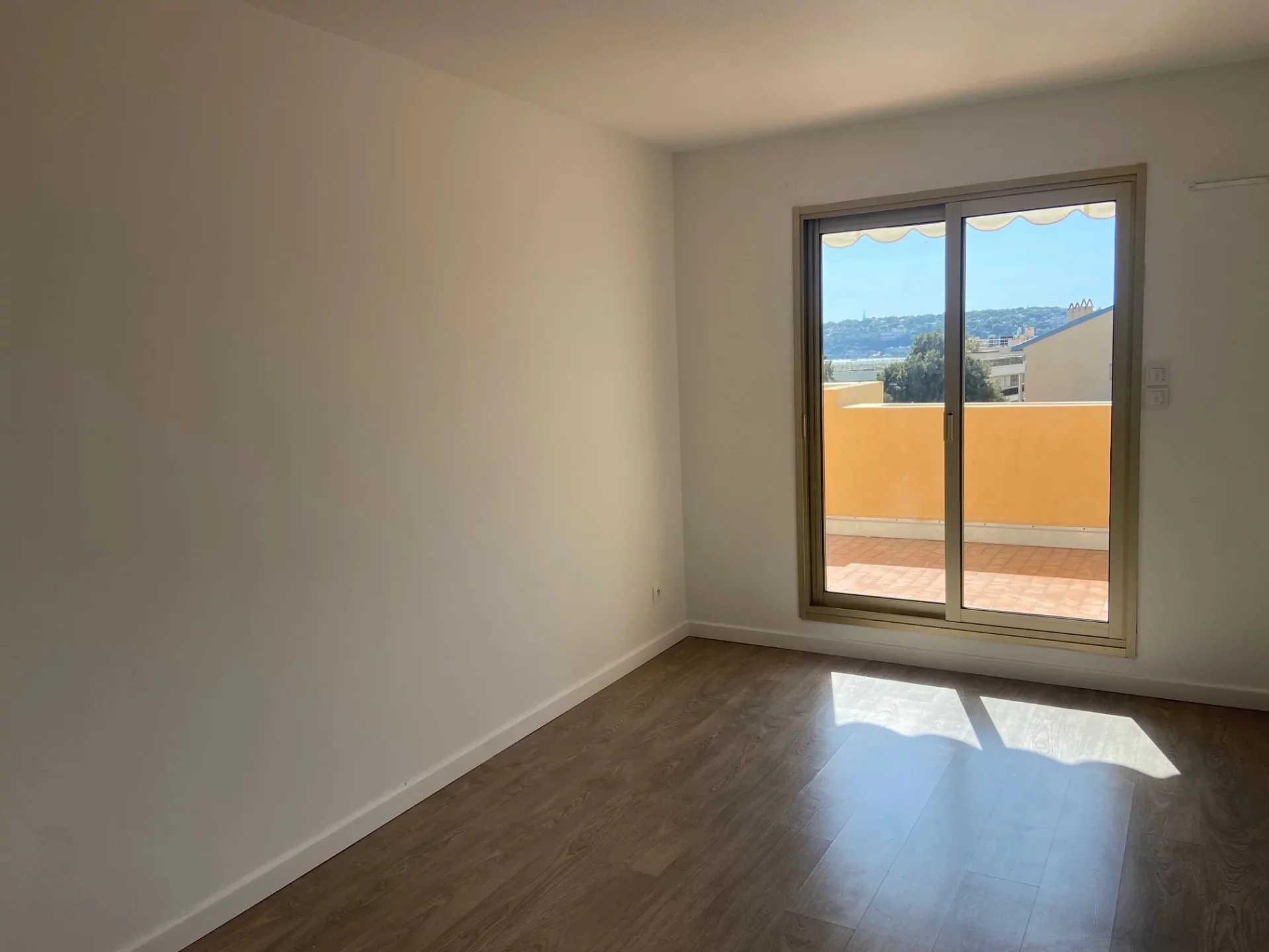 Flat 100m² in France, Menton. Priced at 1074023£ rent photo-11