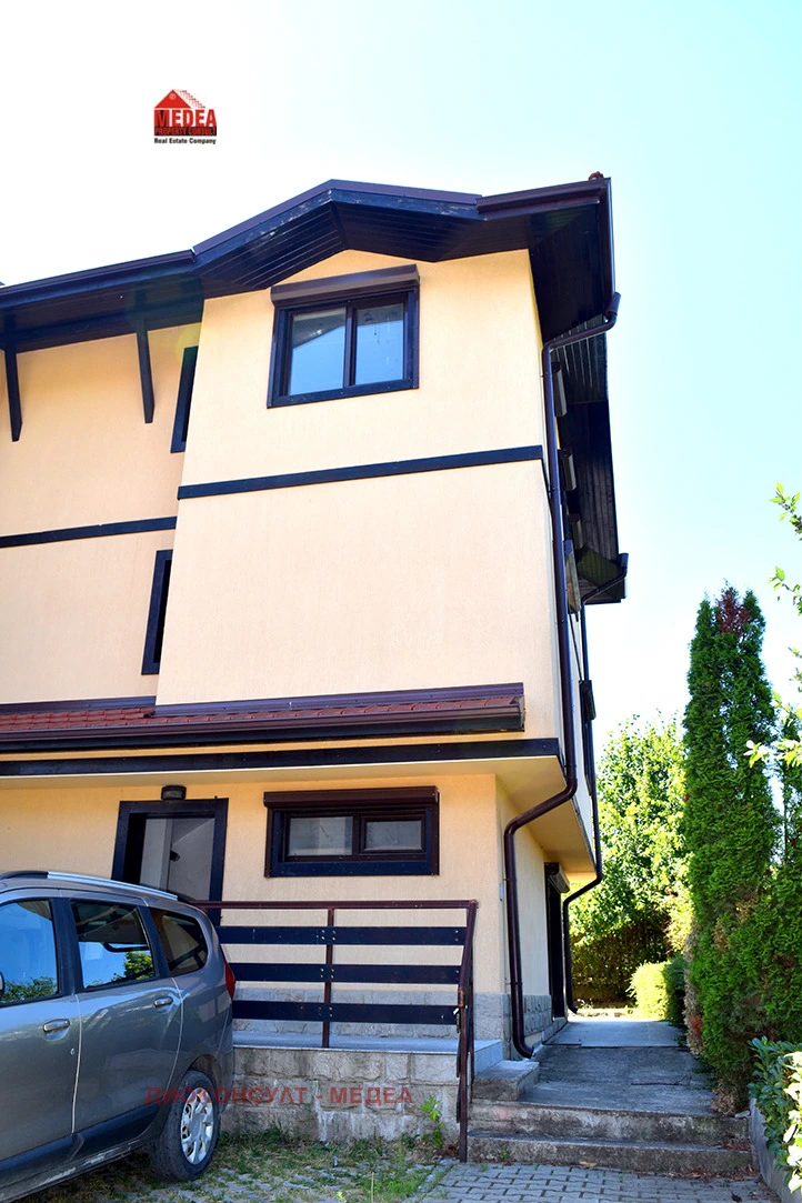 House 205m² in Bulgaria, Sofia. Priced at 307777£ rent photo-1