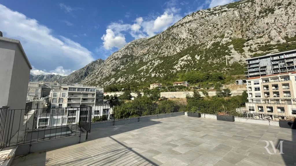 Flat 200m² in Montenegro, Kotor. Priced at 660000€ rent photo-13