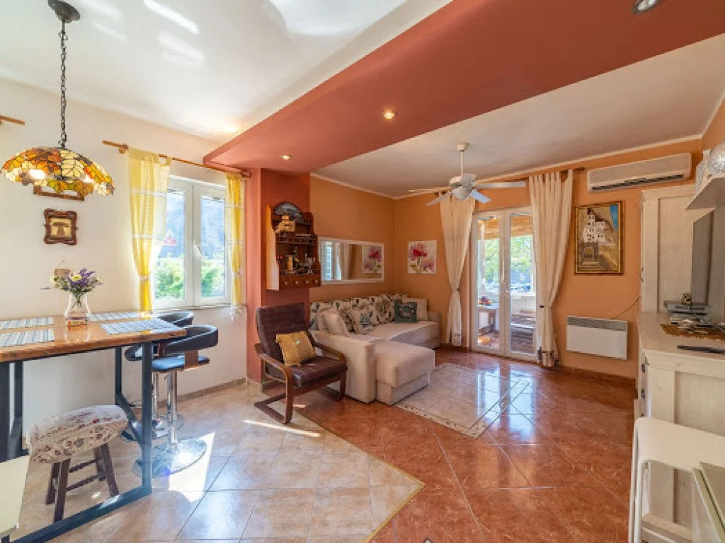 Flat 77m² in Montenegro, Kotor. Priced at 257500€ rent photo-1