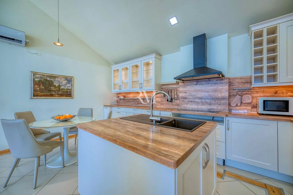 Flat 167m² in Montenegro, Kotor. Priced at 424000€ rent photo-6