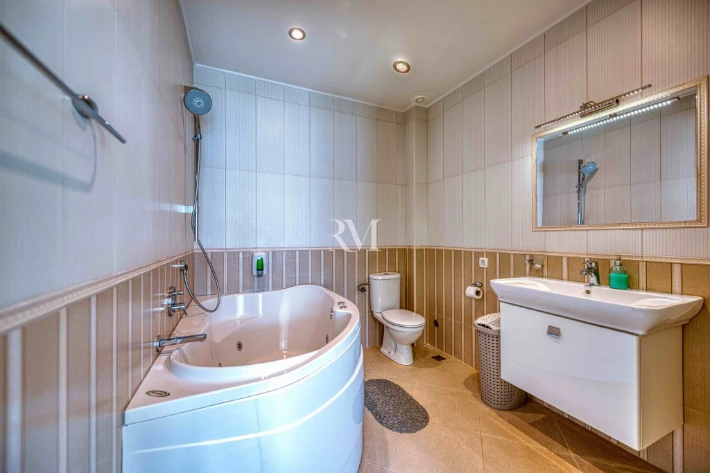 Flat 167m² in Montenegro, Kotor. Priced at 424000€ rent photo-21